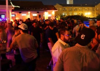 Vuelve la vida nocturna a Laredo