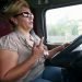 Se suman más mujeres a la industria del transporte comercial