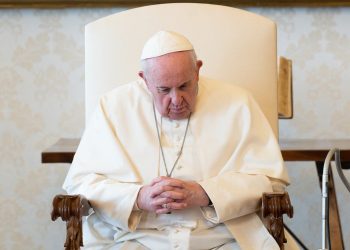 Advierte experto en religión sobre «frente anti-Francisco» en el Vaticano