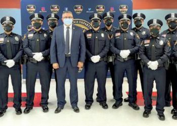 Se integran once nuevos policías a fuerza laredense