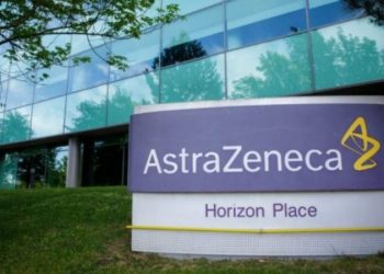 Beneficios de la vacuna de AstraZeneca son mayores a los riesgos