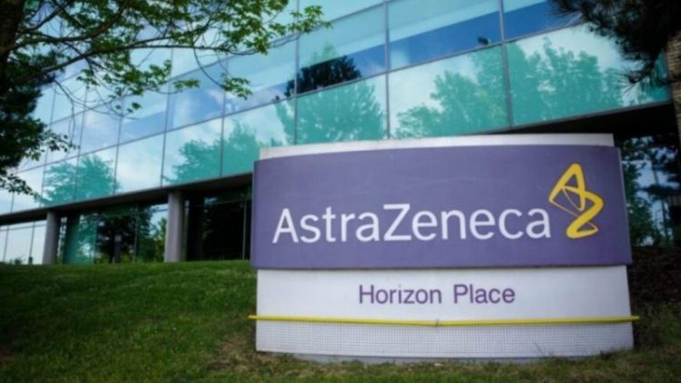 Beneficios de la vacuna de AstraZeneca son mayores a los riesgos