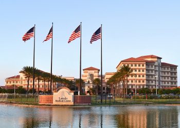 Limitan las visitas en el Centro Médico de Laredo