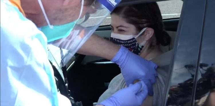 Se abre registro para vacunar a los mayores de 18 años en Laredo