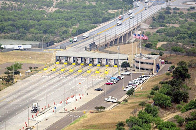 Vacunarían a traileros contra coronavirus a medio puente