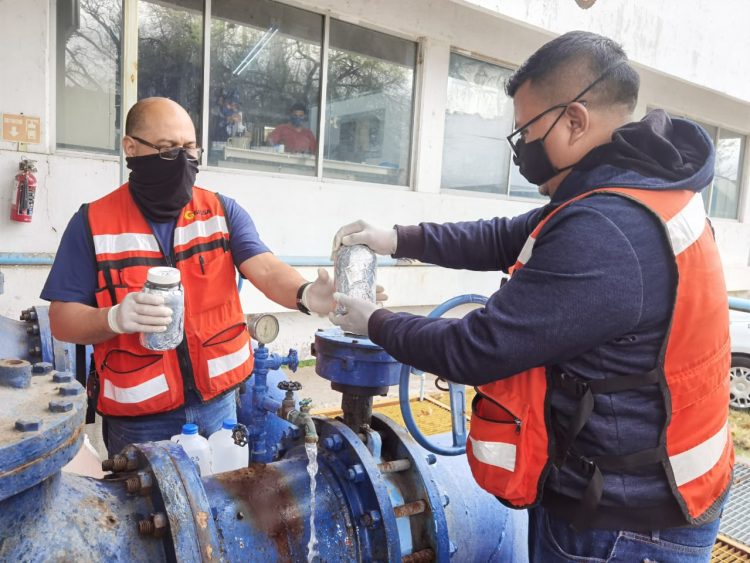 Monitoreos constantes en COMAPA garantizan la calidad del agua en la ciudad