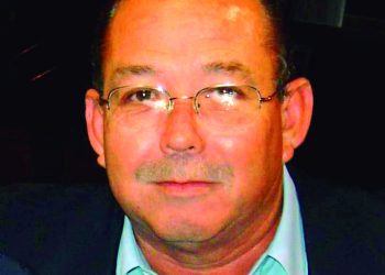 Dan adiós a Jorge Luis Benavides