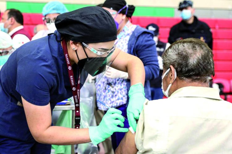 Piden a vacunados no relajar medidas