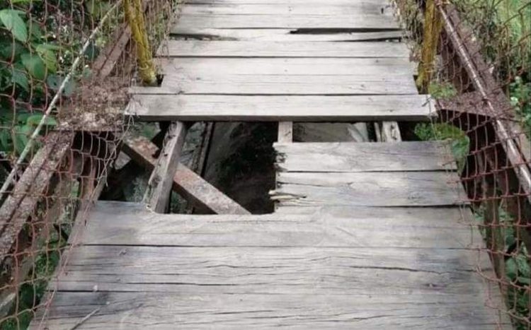 Mujer cae de puente colgante y muere en Pueblo Mágico de Veracruz