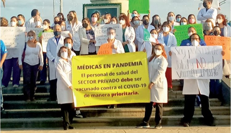Médicos demandan vacuna anti-Covid