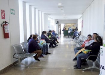 Reanudan labores cotidianas en hospitales al bajar los casos Covid