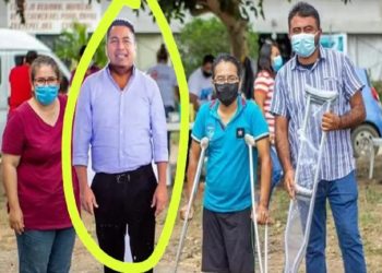 ¡CREEPY! USA FOTO DE SU ESPOSO FALLECIDO PARA HACER CAMPAÑA EN OAXACA