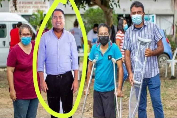 ¡CREEPY! USA FOTO DE SU ESPOSO FALLECIDO PARA HACER CAMPAÑA EN OAXACA