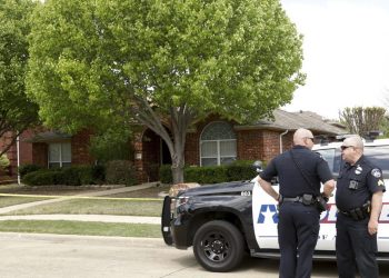 Dos hermanos de 19 y 21 años asesinan a su familia y se suicidan tras un pacto fallido por vencer su depresión