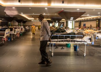 Mueren 22 pacientes COVID-19 por corte en suministro de oxígeno