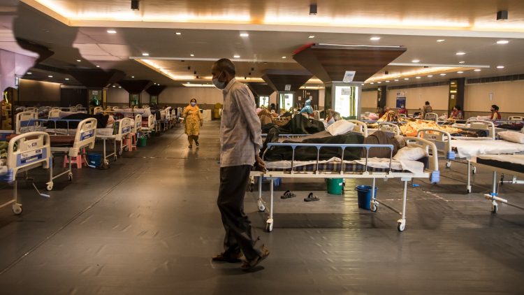 Mueren 22 pacientes COVID-19 por corte en suministro de oxígeno