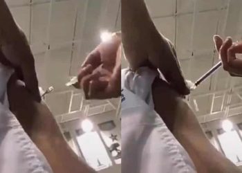 Reconoce De la O error en aplicación de vacuna: se zafó aguja