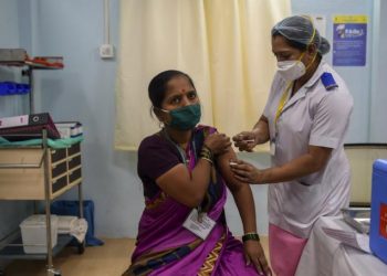 India: Tres mujeres son vacunadas contra la rabia en lugar de recibir vacuna anticovid