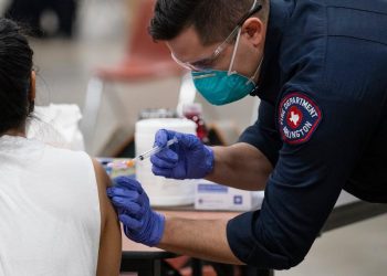 Preocupa que no han regresado por la segunda dosis 45 mil laredenses