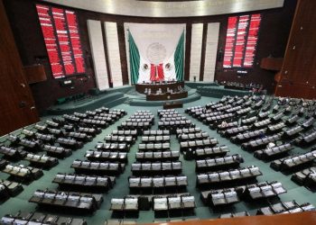 Morena y su aplanadora en Cámara de Diputados regresan monopolio a Pemex en gasolina