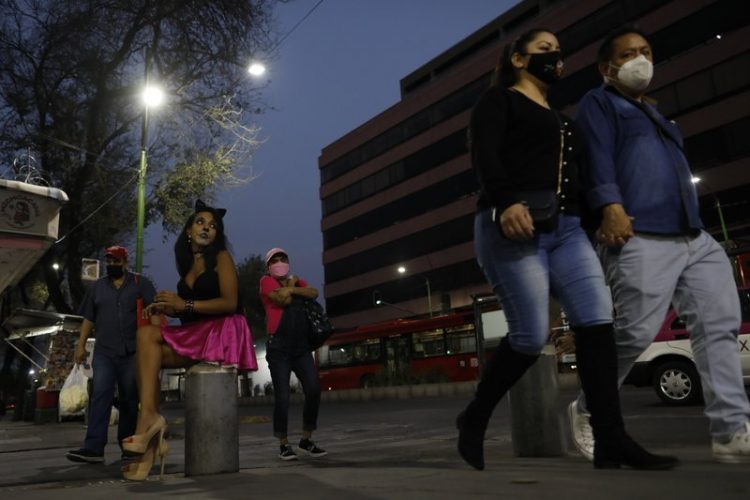 Ex trabajadoras sexuales vuelven a la calle por la pandemia