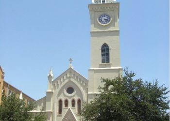 Pide Diócesis de Laredo vestir azul contra negligencia y abuso infantil