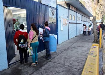 Hasta agosto sería el probable retorno a las aulas