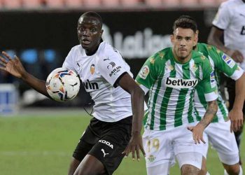 Jugadores deciden abandonar un partido por denuncia de insultos racistas en España