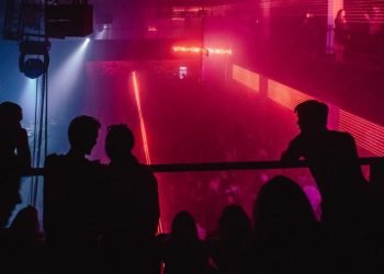 Coronavirus: Familia hace fiesta exclusiva para contagiados