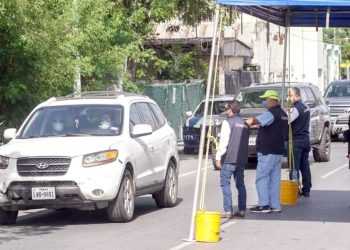 No descansó Coepris; aplicaron filtros sanitarios a viajeros en los puentes
