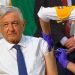 AMLO recibe la primera dosis de la vacuna de AstraZeneca contra el COVID-19
