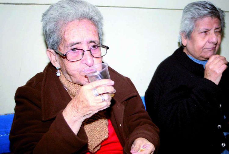 Piden extremar precauciones en personas vulnerables ante ola de calor