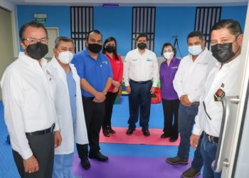 Rotarios entregan equipamiento al Centro de Autismo