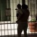 Inegi indica que hay 415 madres en la cárcel junto a sus hijos en México