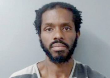 Fuereño causa pánico en una gasolinera