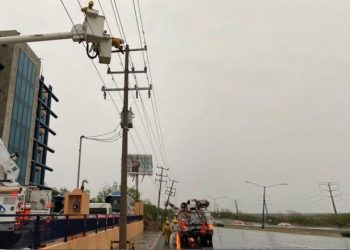 Reporta CFE 90% de avance en la reparación de la red eléctrica