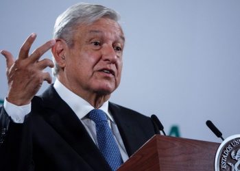 ‘Majadera y mentirosa’, responde AMLO a The Economist