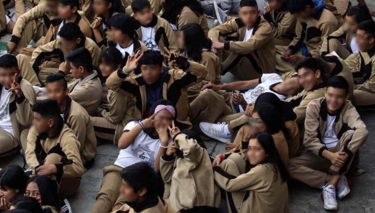 Adolescentes de 12 a 15 años serán los últimos en vacunar: Gatell