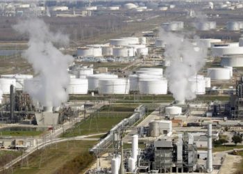 Pemex compra refinería al contado en Texas; paga 600 mdd a Shell