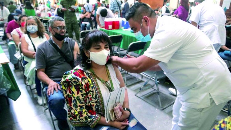 Abren registro para vacuna Covid a población de 40 a 49 años