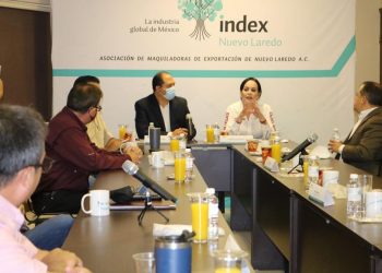 Se reúne Carmen Lilia con empresarios de la ciudad