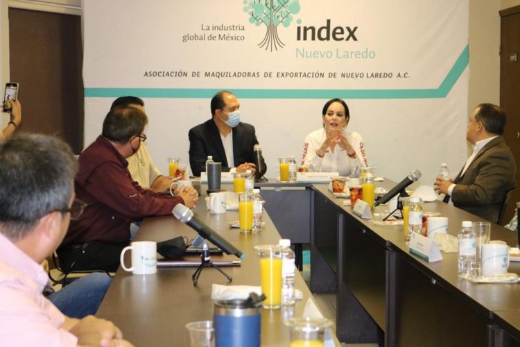 Se reúne Carmen Lilia con empresarios de la ciudad