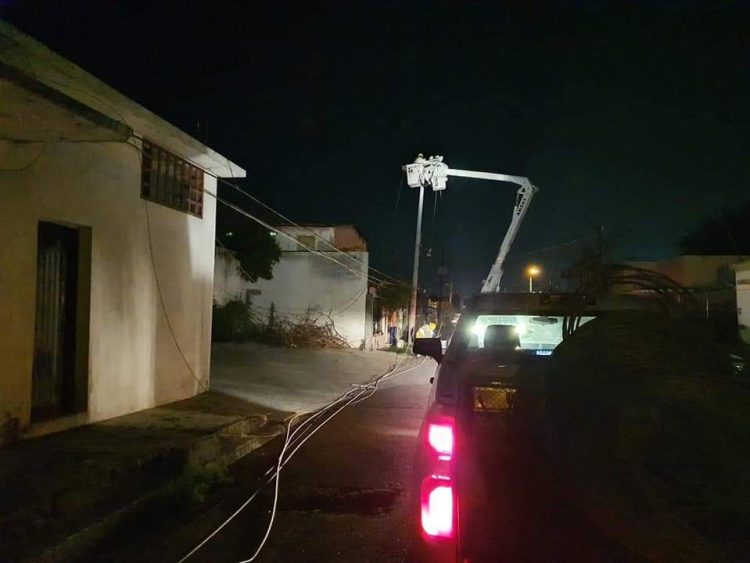 Informa CFE que tiene servicio de luz el  81% de los afectados