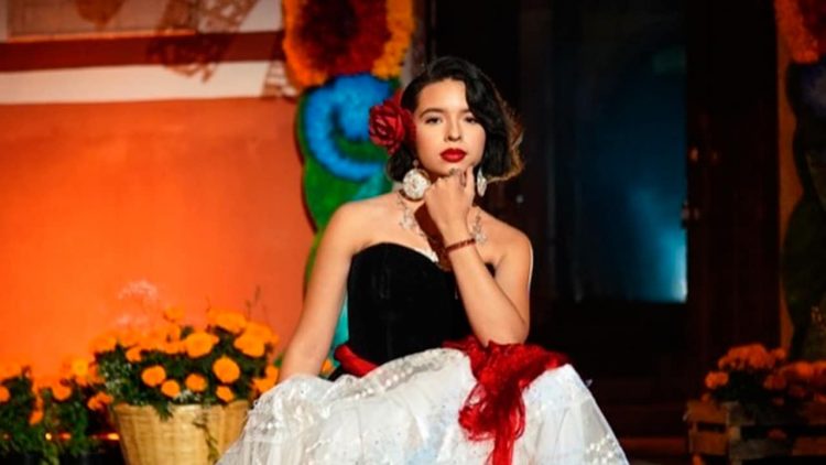 “Es la versión original”: Tataranieto del autor del Himno Nacional defiende a Ángela Aguilar