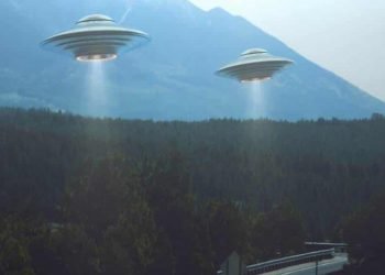 Buque de guerra es rodeado por 14 OVNIS, el Pentágono confirma que es real | VIDEO