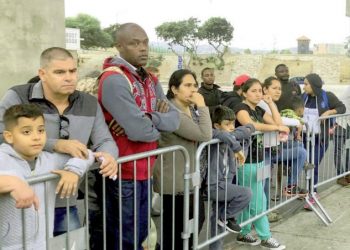 Reciben a extranjeros y desdeñan a turistas