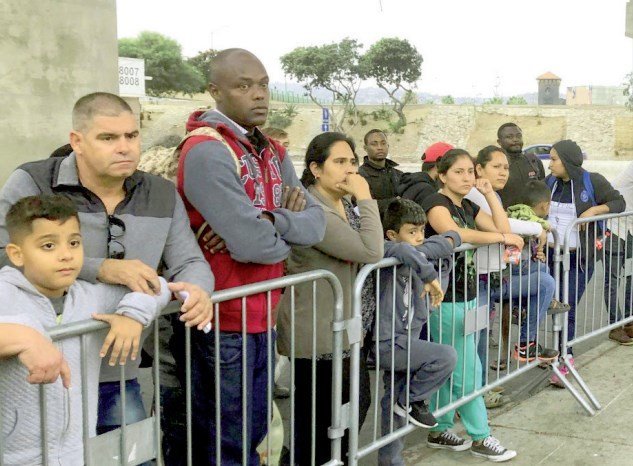 Reciben a extranjeros y desdeñan a turistas