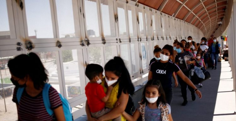 Organizaciones civiles piden incluir a migrantes en vacunación contra la Covid-19 en frontera México-EU