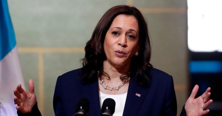 “Estoy preocupada por la corrupción y la impunidad”: Kamala Harris al visitar México y Guatemala