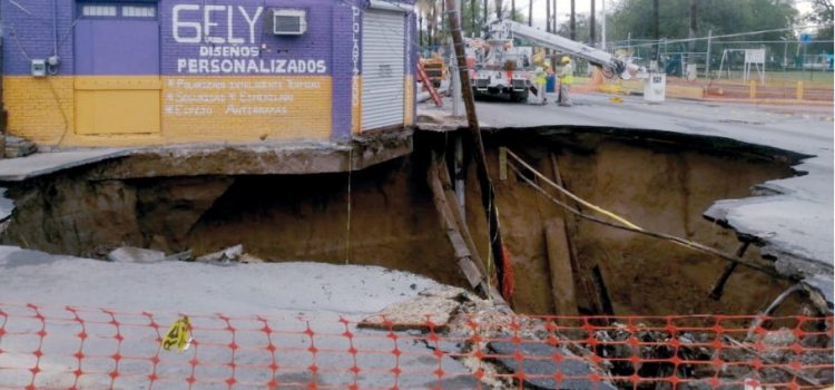 Atienden socavones derivados de las lluvias